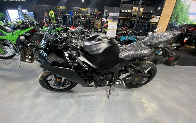 2024 Kawasaki Ninja® ZX™-6R Metallic Flat Spark Black/Ebony