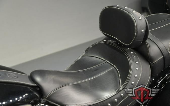 2022 Indian Springfield Black Metallic/Dirt Track Tan