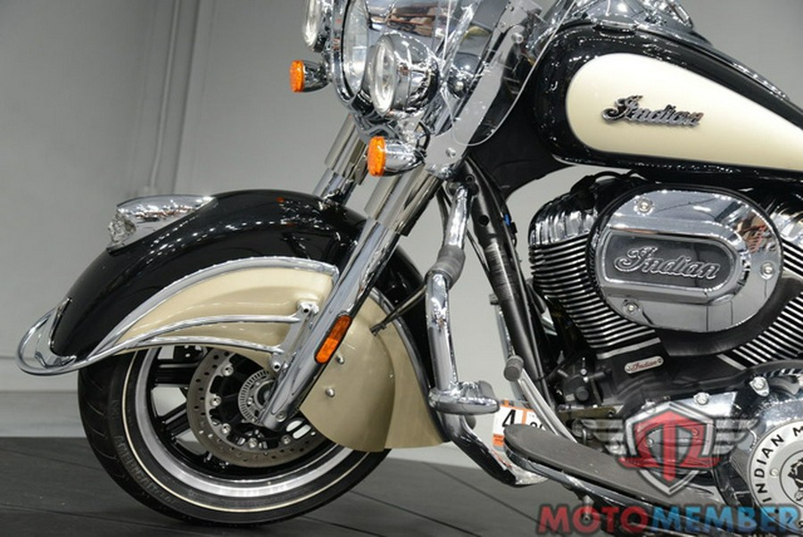 2022 Indian Springfield Black Metallic/Dirt Track Tan
