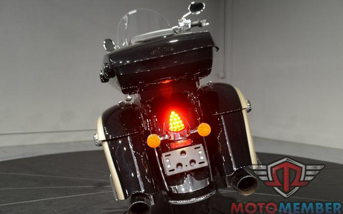 2022 Indian Springfield Black Metallic/Dirt Track Tan