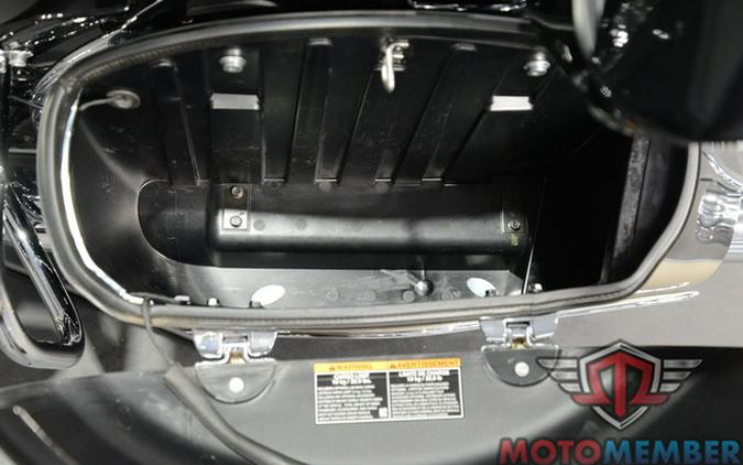 2022 Indian Springfield Black Metallic/Dirt Track Tan