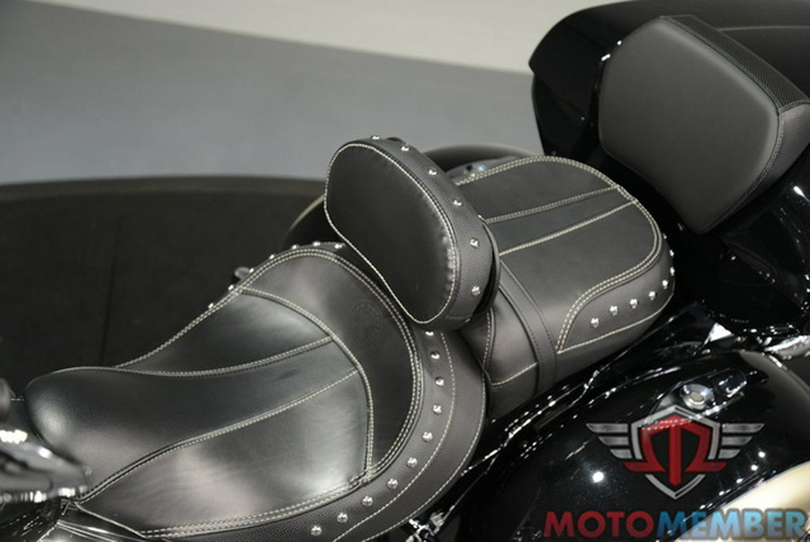 2022 Indian Springfield Black Metallic/Dirt Track Tan