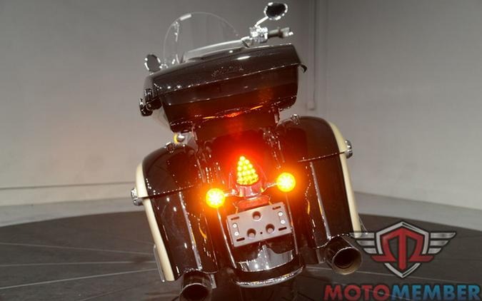 2022 Indian Springfield Black Metallic/Dirt Track Tan