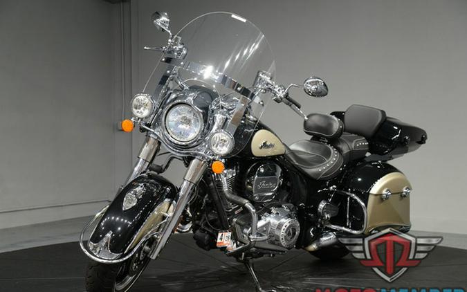 2022 Indian Springfield Black Metallic/Dirt Track Tan