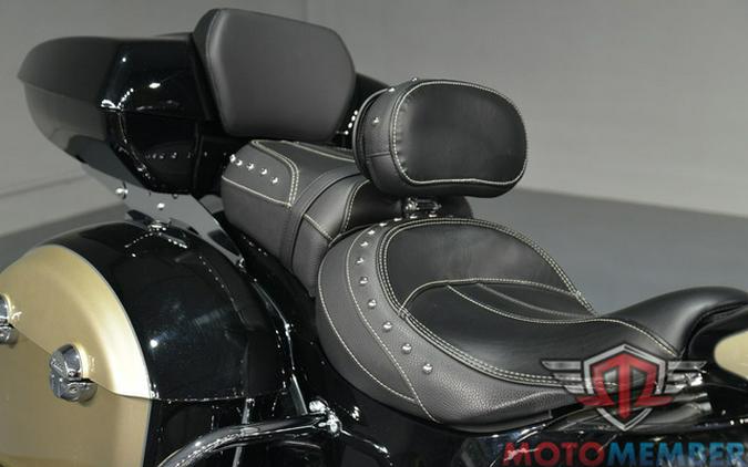 2022 Indian Springfield Black Metallic/Dirt Track Tan