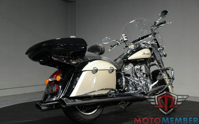 2022 Indian Springfield Black Metallic/Dirt Track Tan