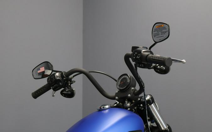 2026 Harley-Davidson® Street Bob® Aurora Blue Denim Chrome Cast Wheels
