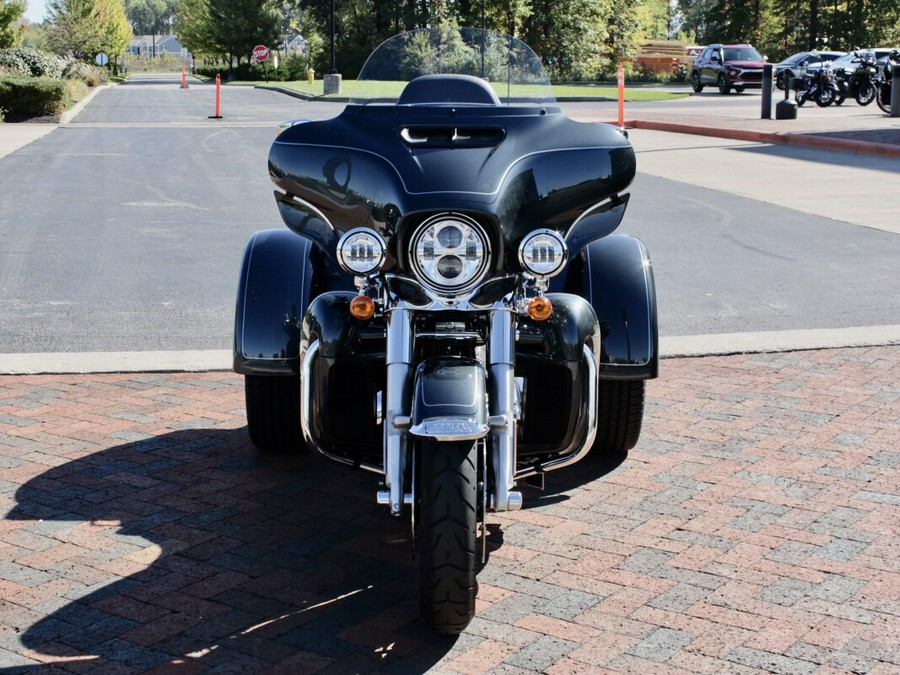 New 2025 Harley-Davidson Tri Glide Ultra FLHTCUTG Trike For Sale In Sunbury, OH