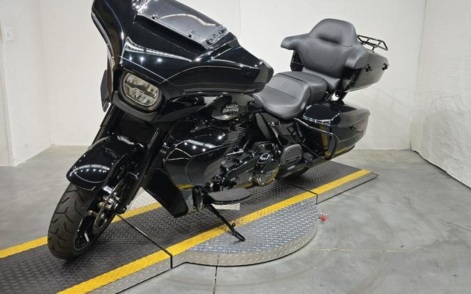 FLHXU 2025 Street Glide™ Ultra