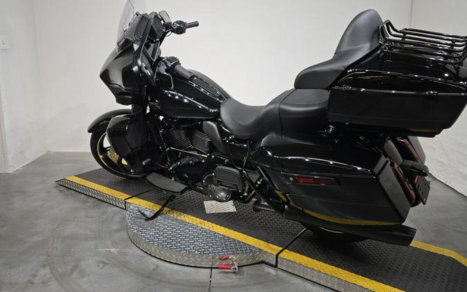 FLHXU 2025 Street Glide™ Ultra