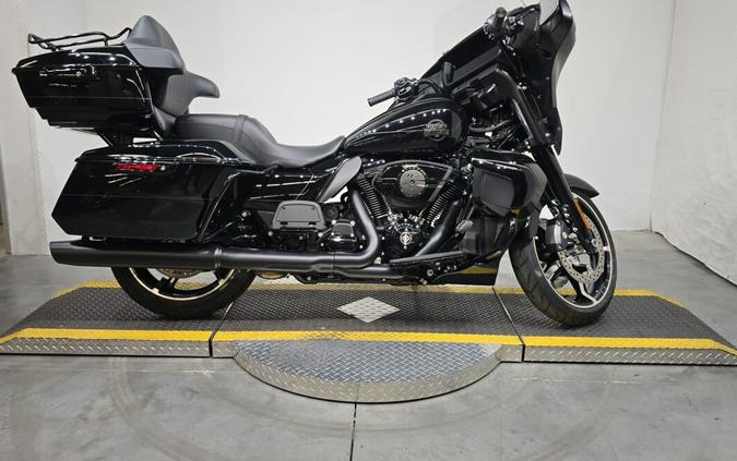 FLHXU 2025 Street Glide™ Ultra