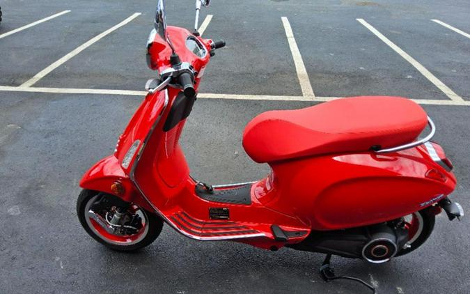 2025 Vespa Elettrica Red 70