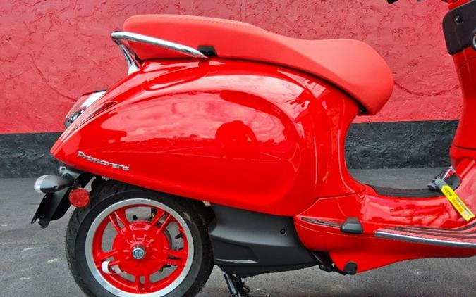 2025 Vespa Elettrica Red 70