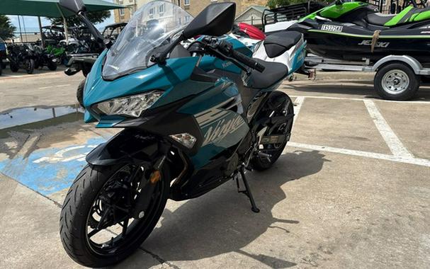 2021 Kawasaki Ninja 400 ABS Pearl Nightshade Teal/Metallic Spar ABS Passion Red