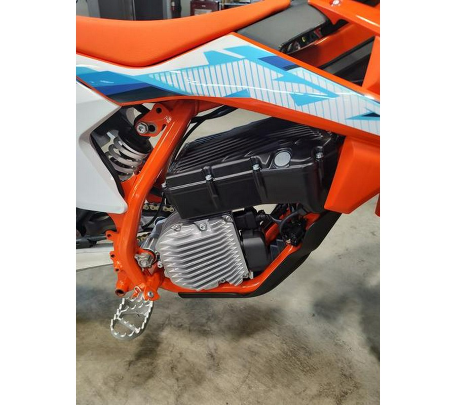 2024 KTM SX-E 3