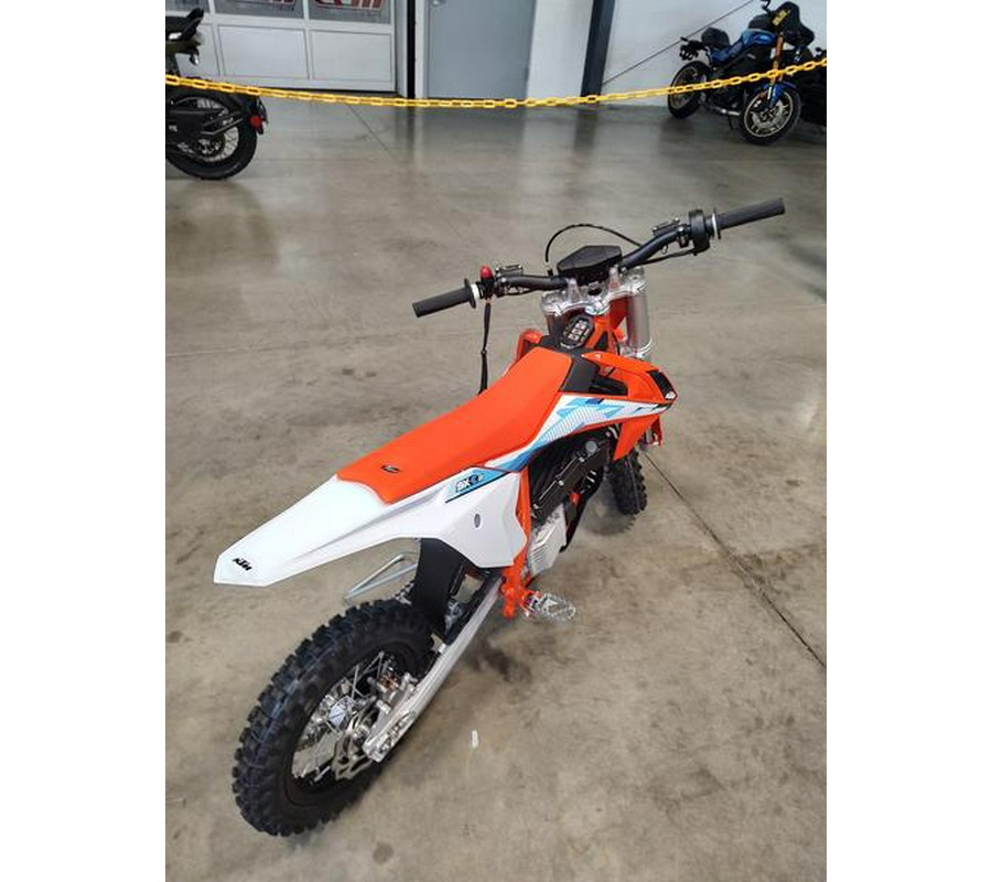 2024 KTM SX-E 3