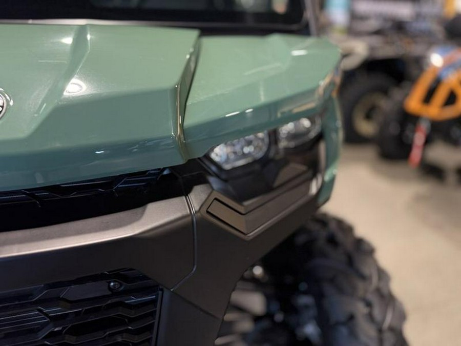 2026 Can-Am® Defender MAX DPS CAB HD10