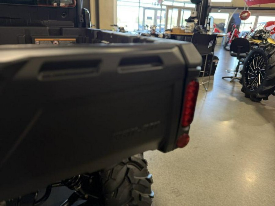 2026 Can-Am® Defender MAX DPS CAB HD10