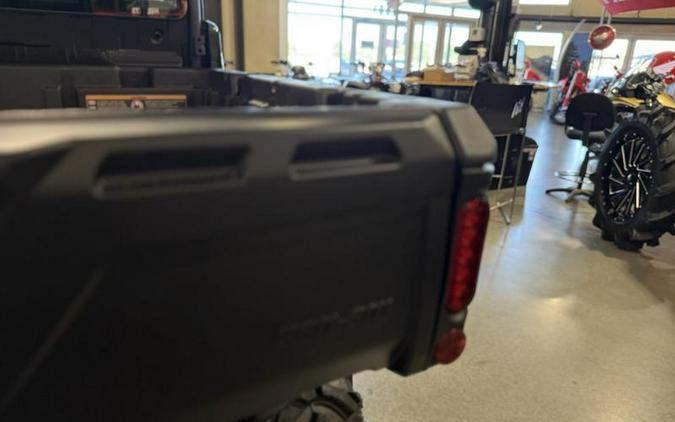 2026 Can-Am® Defender MAX DPS CAB HD10