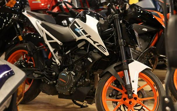 Used 2022 KTM Duke 200