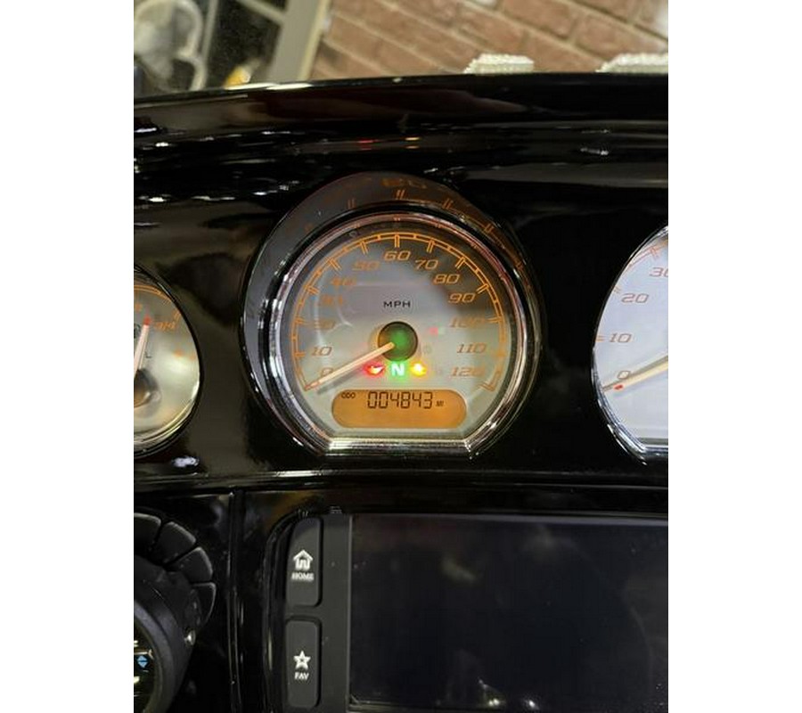 2017 Harley-Davidson® FLHXS - Street Glide® Special