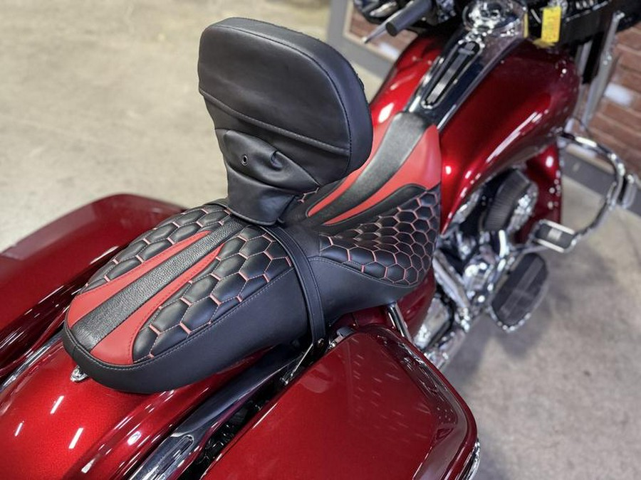 2017 Harley-Davidson® FLHXS - Street Glide® Special