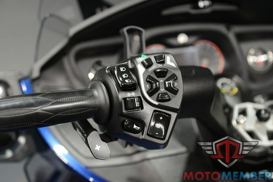 2016 Can-Am Spyder RT 6-Speed Semi-Automatic (SE6)