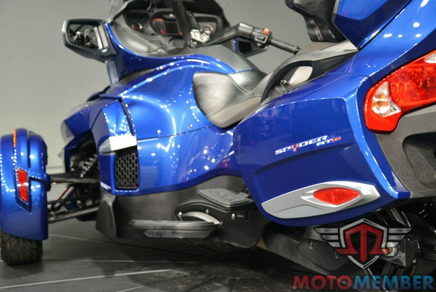 2016 Can-Am Spyder RT 6-Speed Semi-Automatic (SE6)