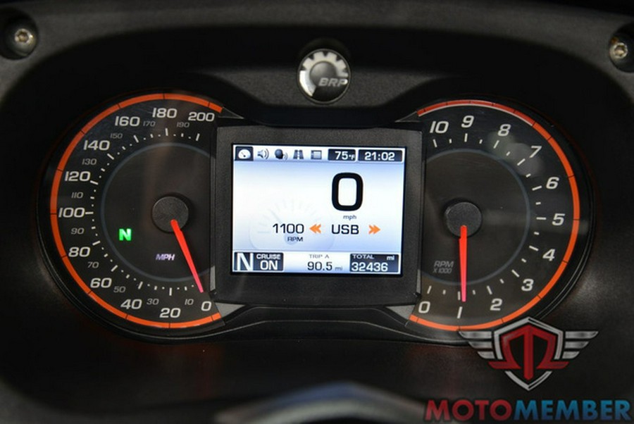 2016 Can-Am Spyder RT 6-Speed Semi-Automatic (SE6)