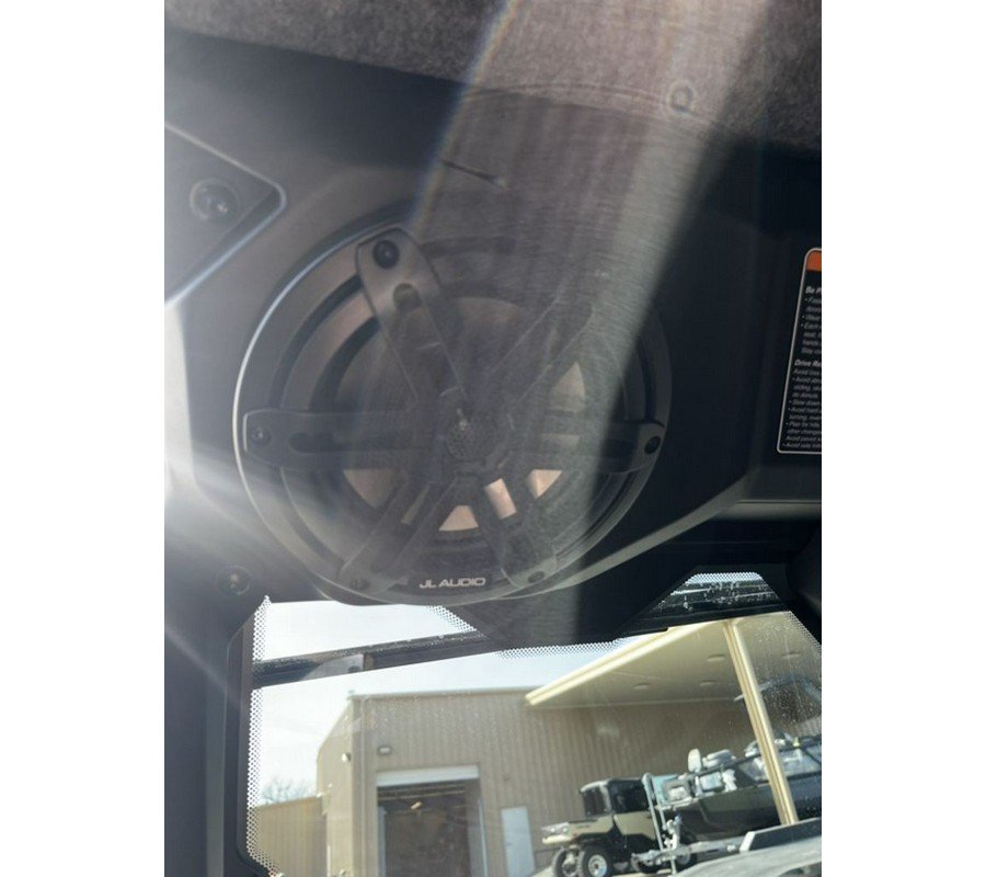 2026 Can-Am Defender MAX Limited HD11