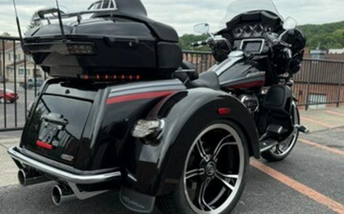 2020 Harley-Davidson® CVO™ Tri Glide® FLHTCUTGSE