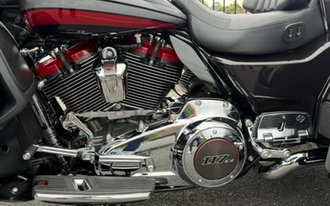 2020 Harley-Davidson® CVO™ Tri Glide® FLHTCUTGSE
