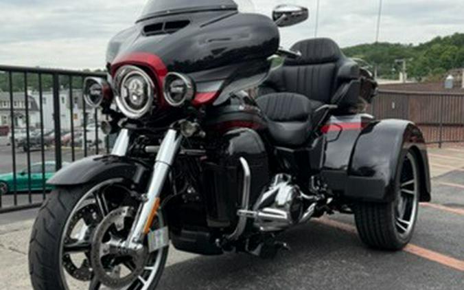 2020 Harley-Davidson® CVO™ Tri Glide® FLHTCUTGSE