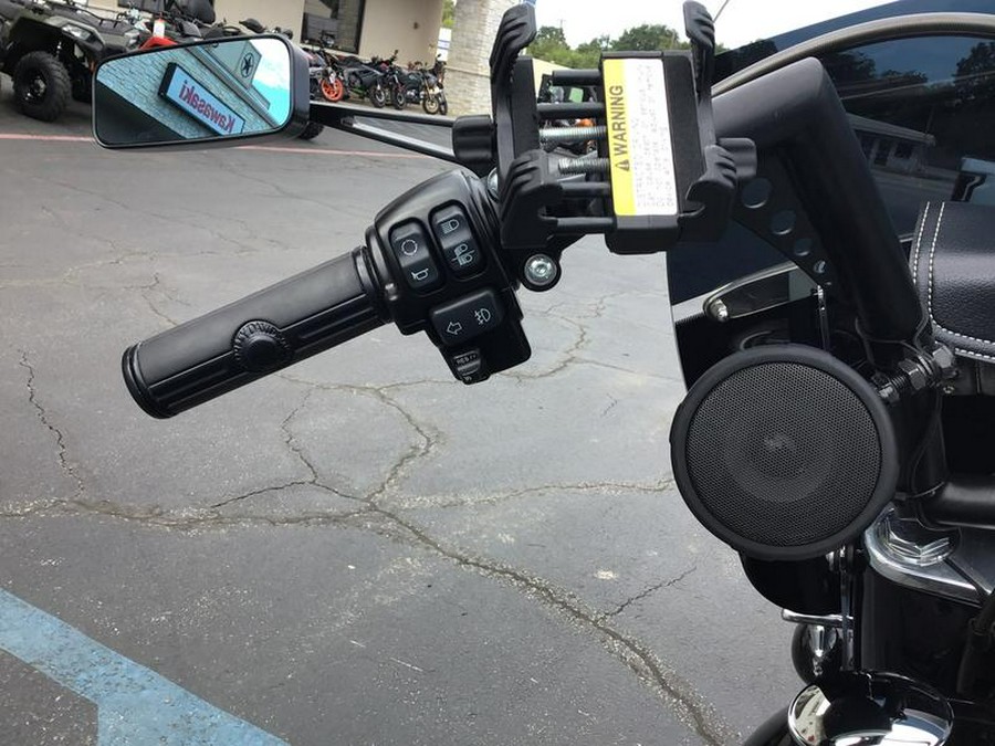 2019 Harley-Davidson® FLHCS - Heritage Classic 114