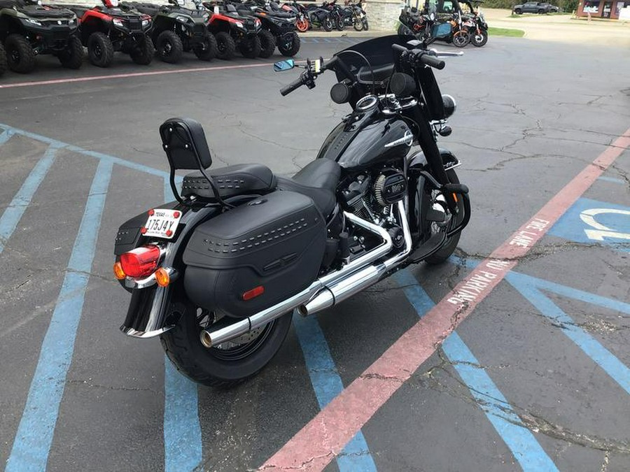 2019 Harley-Davidson® FLHCS - Heritage Classic 114