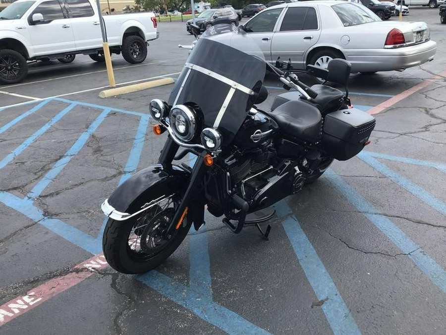 2019 Harley-Davidson® FLHCS - Heritage Classic 114