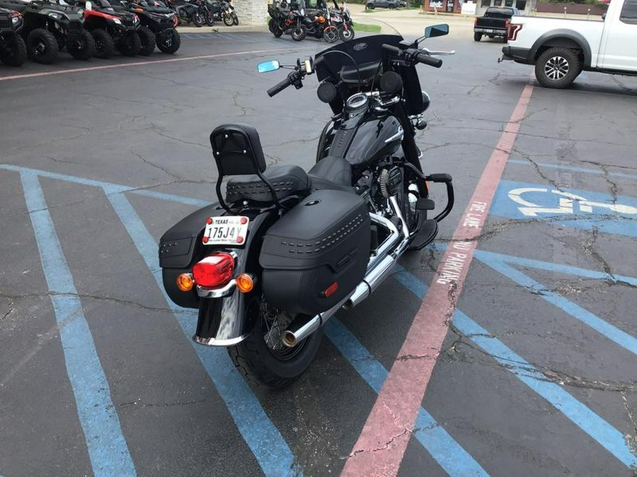 2019 Harley-Davidson® FLHCS - Heritage Classic 114