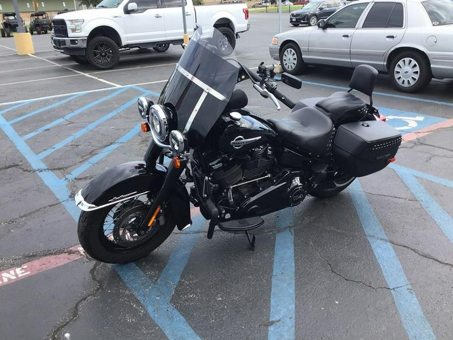 2019 Harley-Davidson® FLHCS - Heritage Classic 114