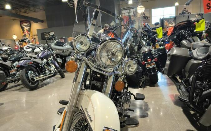 2015 Harley-Davidson® Heritage Softail® Classic Morocco Gold Pearl