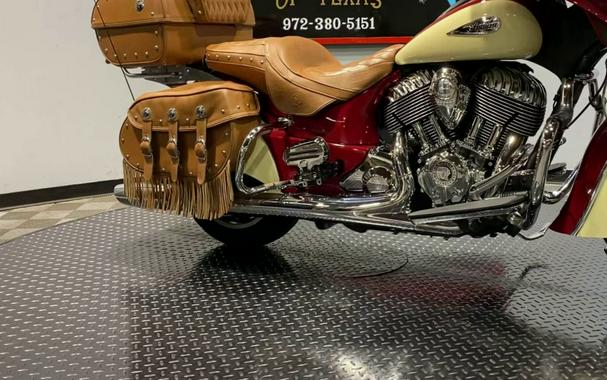 2017 Indian Motorcycle® Roadmaster Classic Indian Motorcycle Red over Ivory Cream