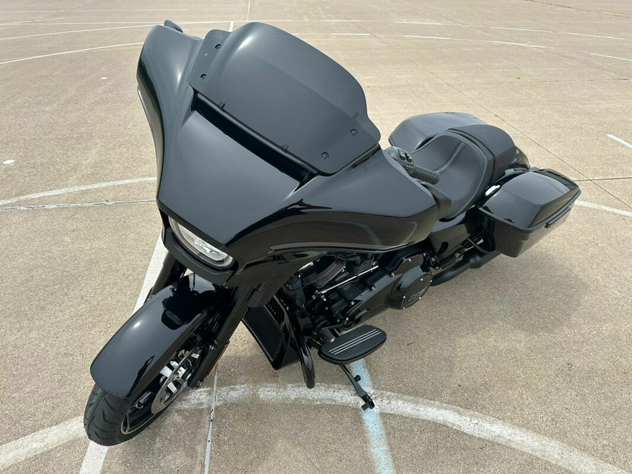 2024 Harley-Davidson Street Glide® Vivid Black