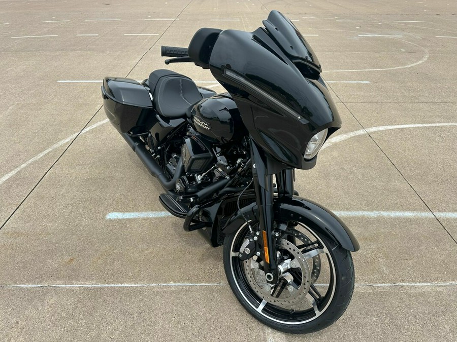 2024 Harley-Davidson Street Glide® Vivid Black