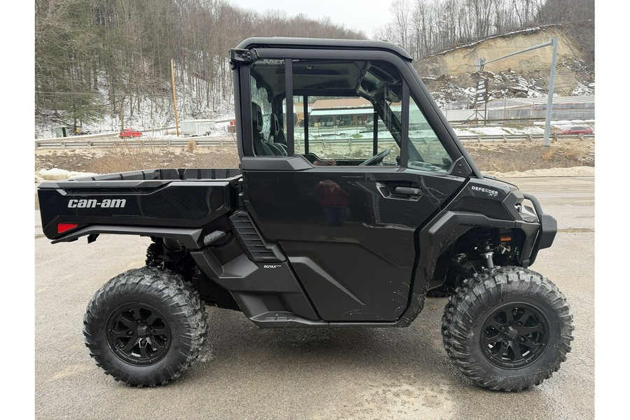 2026 Can-Am Defender XT CAB HD11