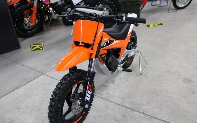 FIRST LOOK! THE ALUMINUM FRAMED 2024 KTM SX-E 2 IS COMING SOON