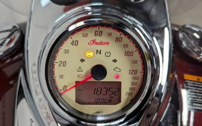 2017 Indian Chief Classic Burgundy Metallic Over Thunder Blac