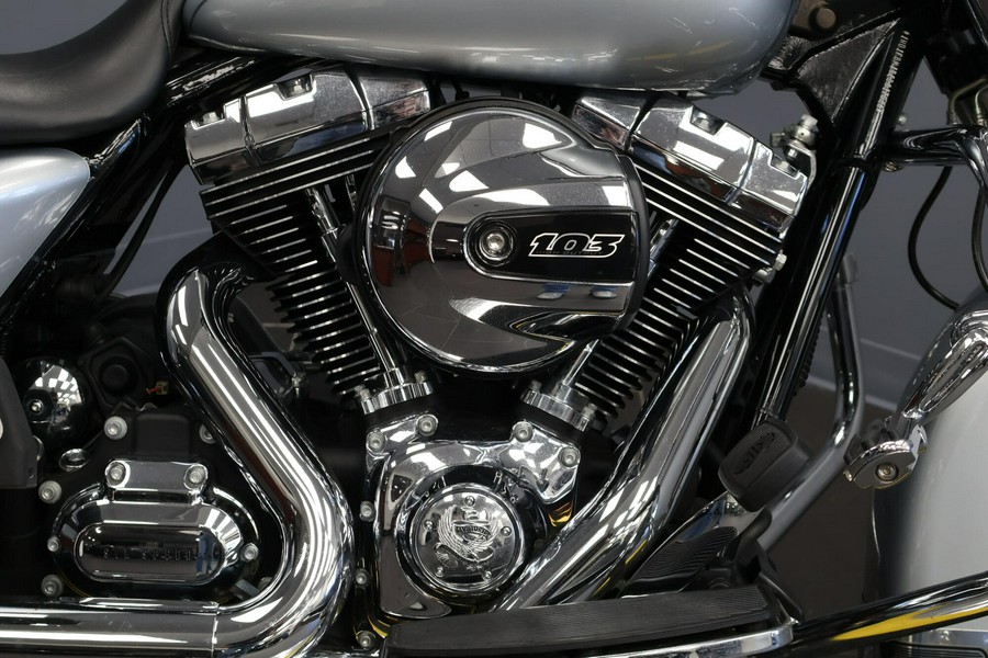 2014 Harley-Davidson® Road King® Billet Silver