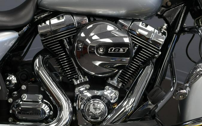 2014 Harley-Davidson® Road King® Billet Silver
