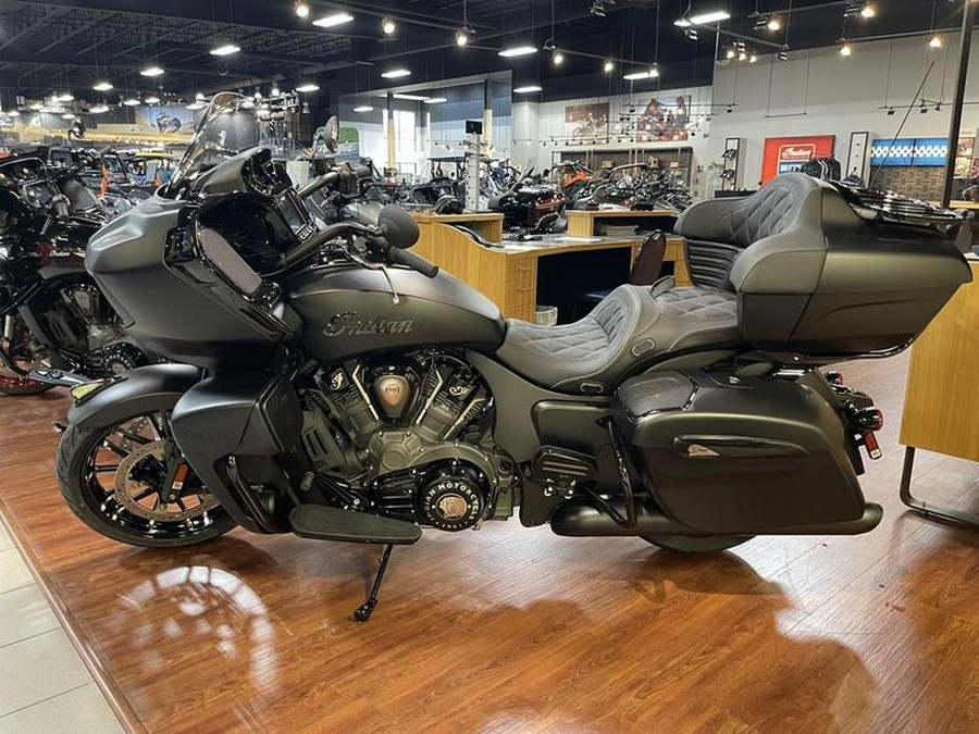 2024 Indian Motorcycle® Pursuit® Dark Horse® with PowerBand Audio Package Black Smoke