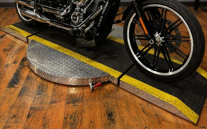 2018 Harley-Davidson® Breakout® BLACK TEMPEST W/PINSTRIPE