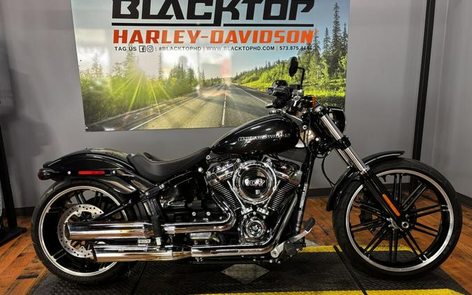 2018 Harley-Davidson® Breakout® BLACK TEMPEST W/PINSTRIPE